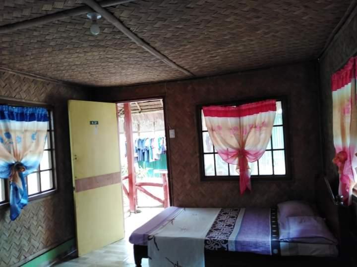 Why Not Restobar Cottages Sabang (Palawan) Exterior foto